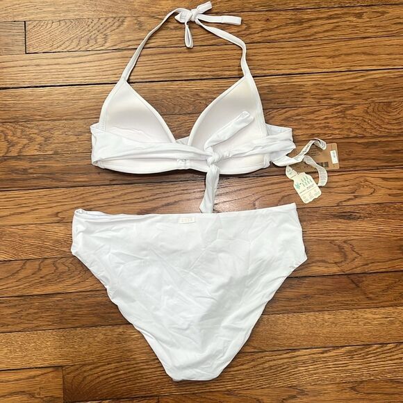 White Bikini Set - Picture 2 of 4